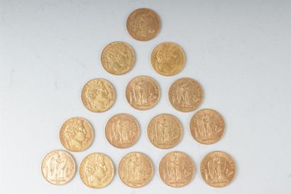 null QUINZE pièces de 20 Francs diverses en or.