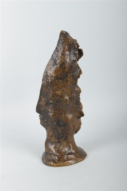 null ANONYME XXème siècle
Profil
Epreuve en bronze à patine brune, monogrammée A.G...
