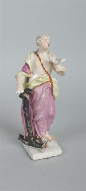 null MEISSEN
Statuette en porcelaine représentant une jeune femme drapée debout sur...