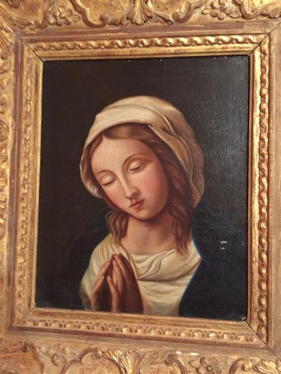 null ECOLE ITALIENNE du XIXème siècle
Vierge en pitié 
Huile sur toile (rentoilée)
46...