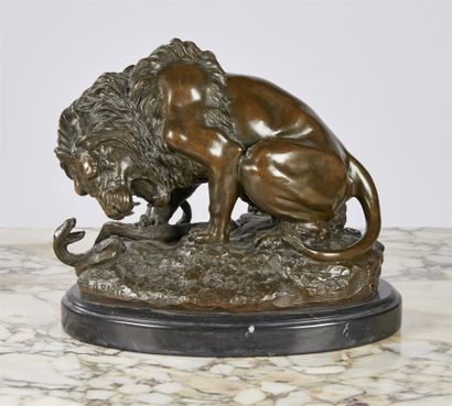 null Antoine-Louis BARYE (1795-1875), d'après : 
Lion au serpent
Epreuve en bronze...