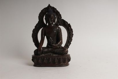 null ASIE
Sujet en bronze "Bouddha en prière", mandorle à trois médaillons, base...