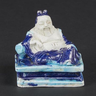 null CHINE
Statuette de bouddha assis en biscuit émaillé bleu et turquoise.
Fin de...