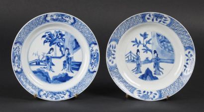 null CHINE
Deux assiettes en porcelaine à décor en bleu sous couverte au centre de...