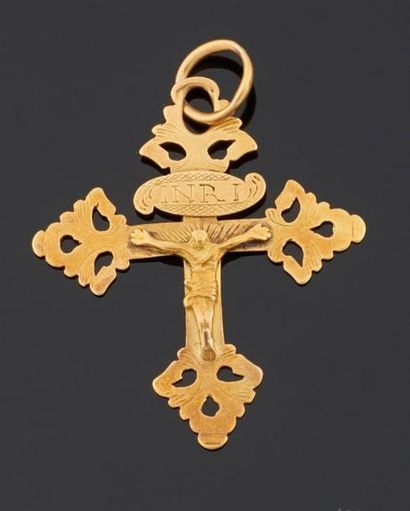 null PENDENTIF croix grille dite "Croix de Chambery", en or jaune 750°/oo gravé et...