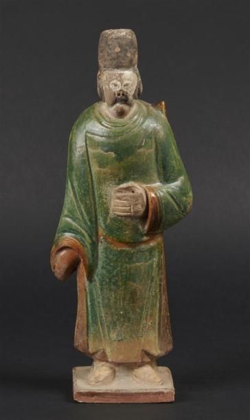 null CHINE - Epoque MING (1368 - 1644)
Statuette de dignitaire debout en terre cuite...