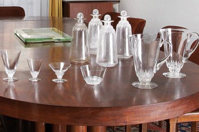 René LALIQUE (1860-1945) PARTIE de SERVICE de VERRES « Champigny » en verre blanc...