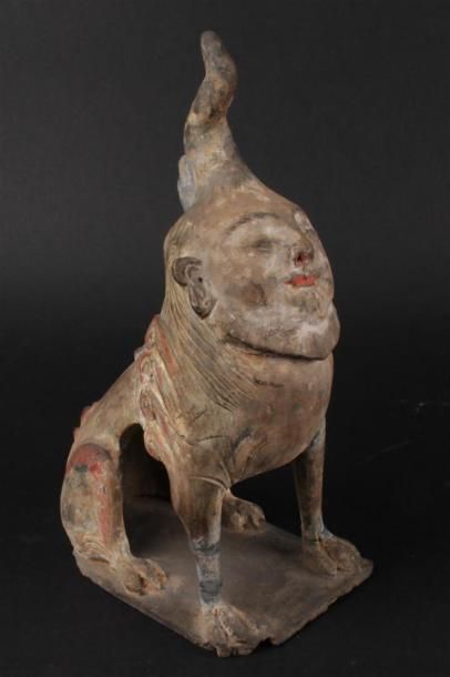 null CHINE - Epoque WEI (386-557 ap. JC)
Statuette d'esprit terrestre en terre cuite...