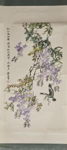null CHINE, XXe siècle 
Encre et couleurs sur papier représentant un oiseau survolant...