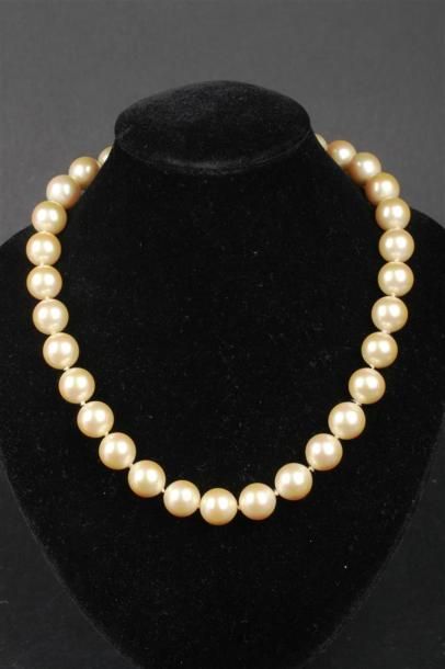 null COLLIER de perles de culture.