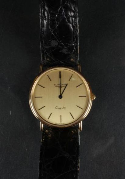 null LONGINES
Montre bracelet d'homme, boitier en métal doré, cadran émaillé doré,...