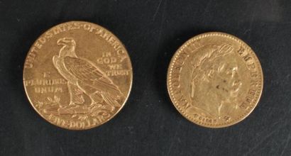 null LOT de deux monnaies : 
PIECE 5 dollars américain en or jaune, tête d'indien,...