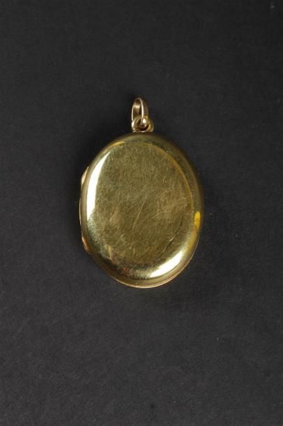null Lot en or jaune 750°/oo comprenant : une lame de canif (Paris 1768) et un collier...