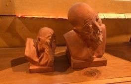 null Gaston HAUCHECORNE (1880-1945) 
Deux bustes de Chinois 
Epreuves en terre cuite...