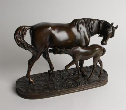 null D'après Pierre Jules MENE (1810-1879)
Jument et son poulain
Epreuve en bronze...