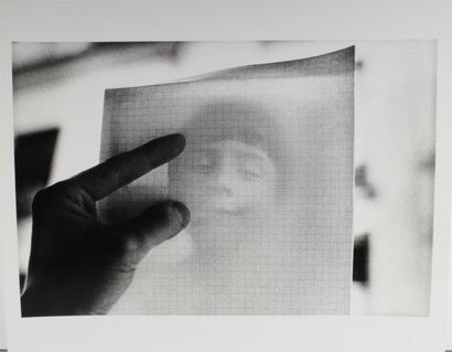 null JEH SON BACK (1967)
Picture of Takob through a sheet, Paris, 2001
Tirage argentique...