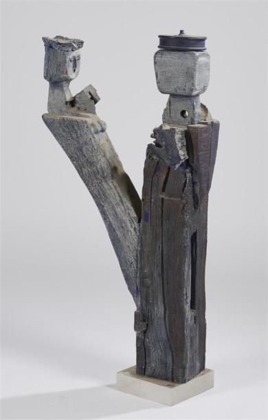null VÉRONIQUE VERMEIL (1938-2017)
Couple
Bois sculpté et pigments. 
H. 104 cm