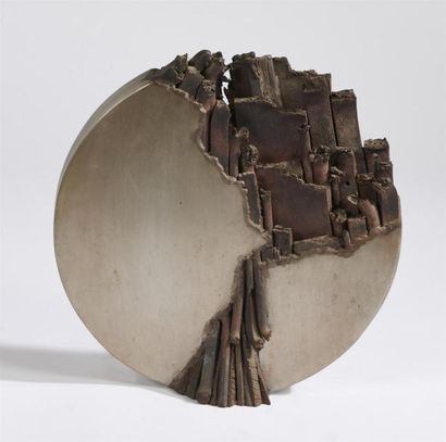 null ECOLE MODERNE
Sculpture sphérique en métal.
D. 40 cm