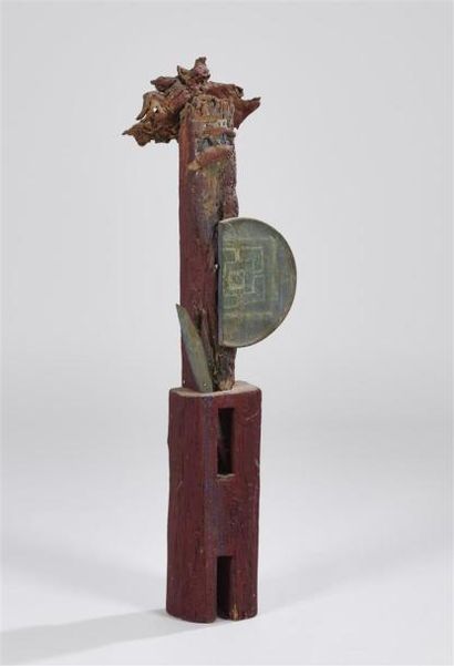 null VÉRONIQUE VERMEIL (1938-2017)
Totem au bouclier et lance
Sculpture en bois teinté.
H....