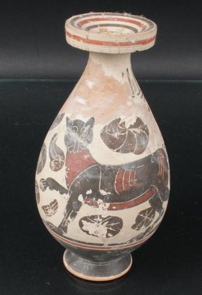 null ARYBALLE de type etrusco-corynthien à décor d'un animal fantastique 
H. 9 cm...