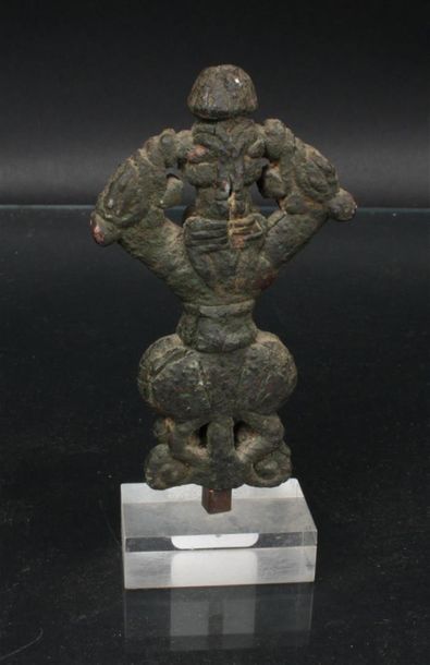 null ELEMENT en bronze antique. 10 cm environ