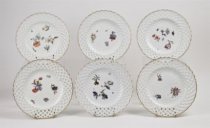 null Meissen
Suite de six assiettes en porcelaine à motifs de vannerie en relief...