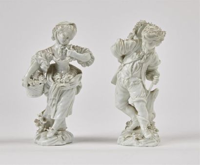 null Tournai
Deux statuettes en porcelaine tendre émaillée blanche allégories de...