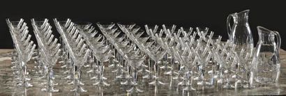 null BACCARAT 
Importante partie de service de verres en cristal taillé comprenant...