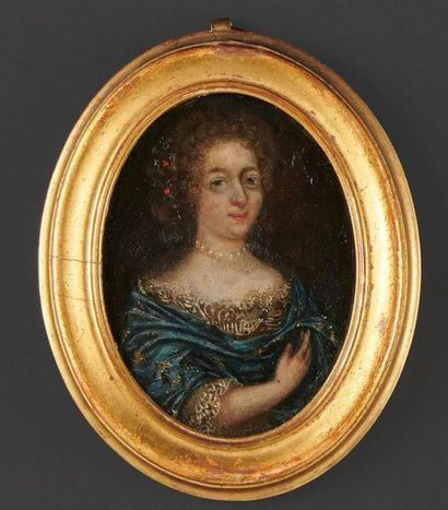 null ECOLE FRANCAISE du XVIIIe siècle.
Portrait de femme en robe bleu et volants...