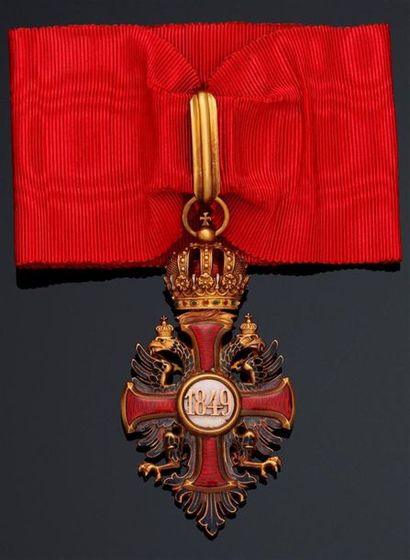 null CROIX de commandeur de l'ordre de Saint-Joseph en or, émaillée, poinçonnée.
Époque,...