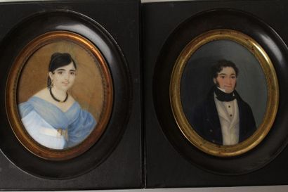 null ECOLE FRANCAISE du XIXème siècle
Deux miniatures ovales: Portrait d'homme en...