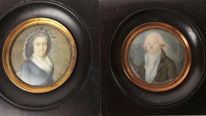 null ECOLE FRANCAISE du XIXème siècle. Deux miniatures rondes:
Portrait d'homme en...