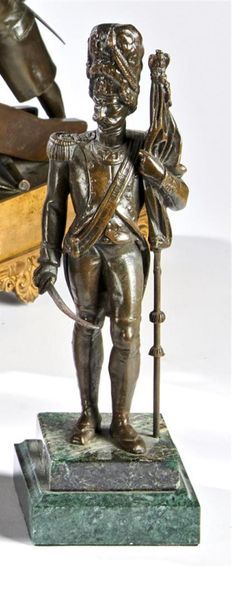 null ECOLE FRANCAISE du XIXe siècle 
Garde avec drapeau et épée 
Epreuve en bronze...