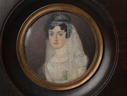 null ECOLE FRANCAISE du XIXème siècle
Miniature ronde. Portrait de jeune femme en...