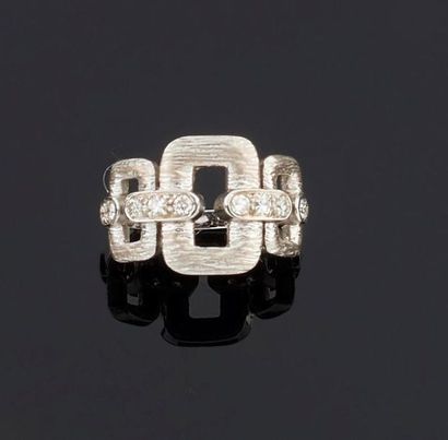 null Bague en or gris 750 millièmes à motifs de formes géométriques amatis ornés...