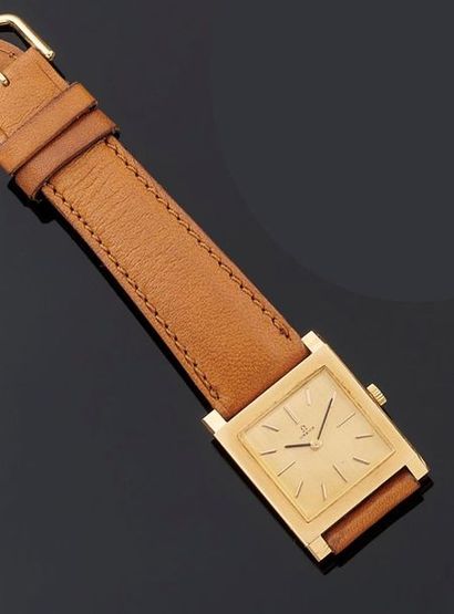 null OMEGA
Montre bracelet d'homme, la montre de forme carrée en or jaune 750 millièmes,...