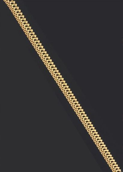 null Collier draperie en or jaune 750 millièmes, les maillons de forme lancéolée...