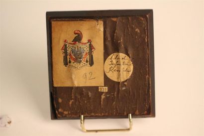null ECOLE FRANCAISE du XIXe siècle 
Portrait d'officier 
Miniature ronde signée...