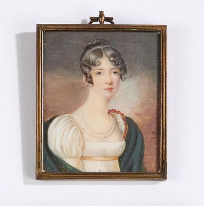null ECOLE FRANCAISE du XIXe siècle 
Portrait de femme au collier de perles 
Miniature...