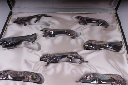 null CHRISTOFLE - Modèle GALLIA 
DOUZE porte- couteaux en métal argenté figurant...