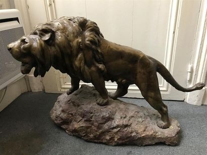 null D'après Prosper LECOURTIER (1851-1924) 
Lion 
Epreuve en bronze sur une basse...