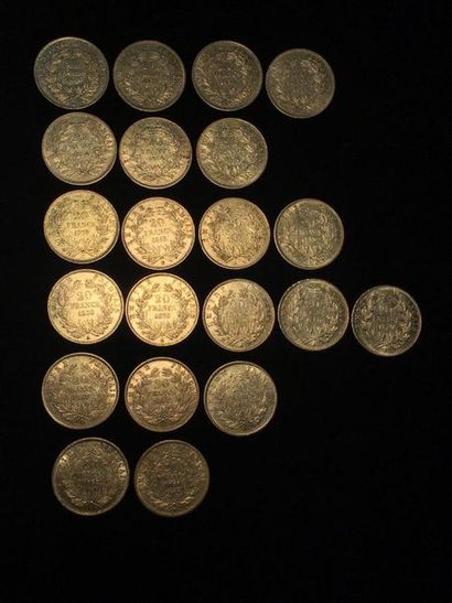 null FRANCE, Vingt et une pièces de 20 francs or, comprenant : 
- 1 pièce de 1852...