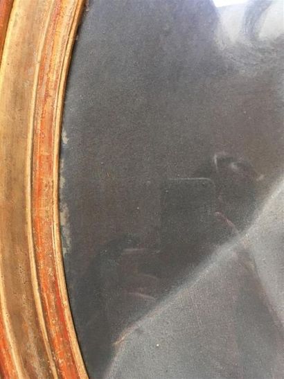 null ECOLE FRANCAISE du XVIIIe siècle 
Portrait d'homme en perruque 
Pastel ovale...