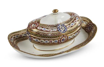 null Sèvres
Sucrier ovale couvert en porcelaine tendre nommé sucrier de Monsieur...