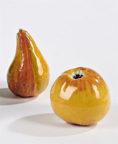 null Delft
Une poire et une pomme en faïence à décor polychrome au naturel.
XVIIIème...