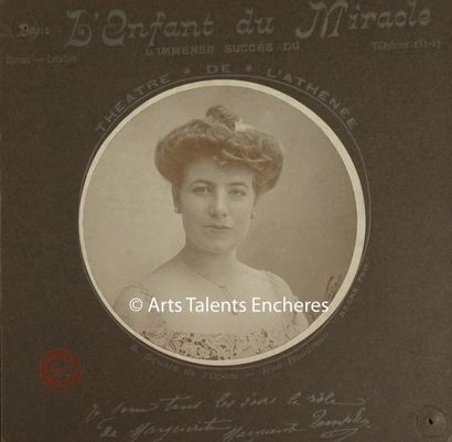 null NADAR

"Portrait de Marguerirte Templey" au théâtre de l'Athénée c 1903..Epreuve...