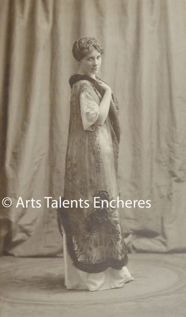 null BERT

"Portrait of Amélie Dieterle " at the Athénée theatre c 1905. Silver print...