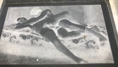 null PORNOGRAPHIE : 10 plaques en verre pornographique c.1920.