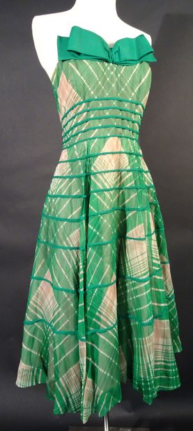 null PAQUIN. Robe Haute Couture d'après-midi verte et or, griffée vers 1940. Provenance...