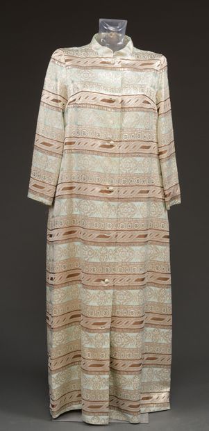 null MARY PATRICE. Embroidered coat circa 1970. Scratched Mary Patrice Monte Car...